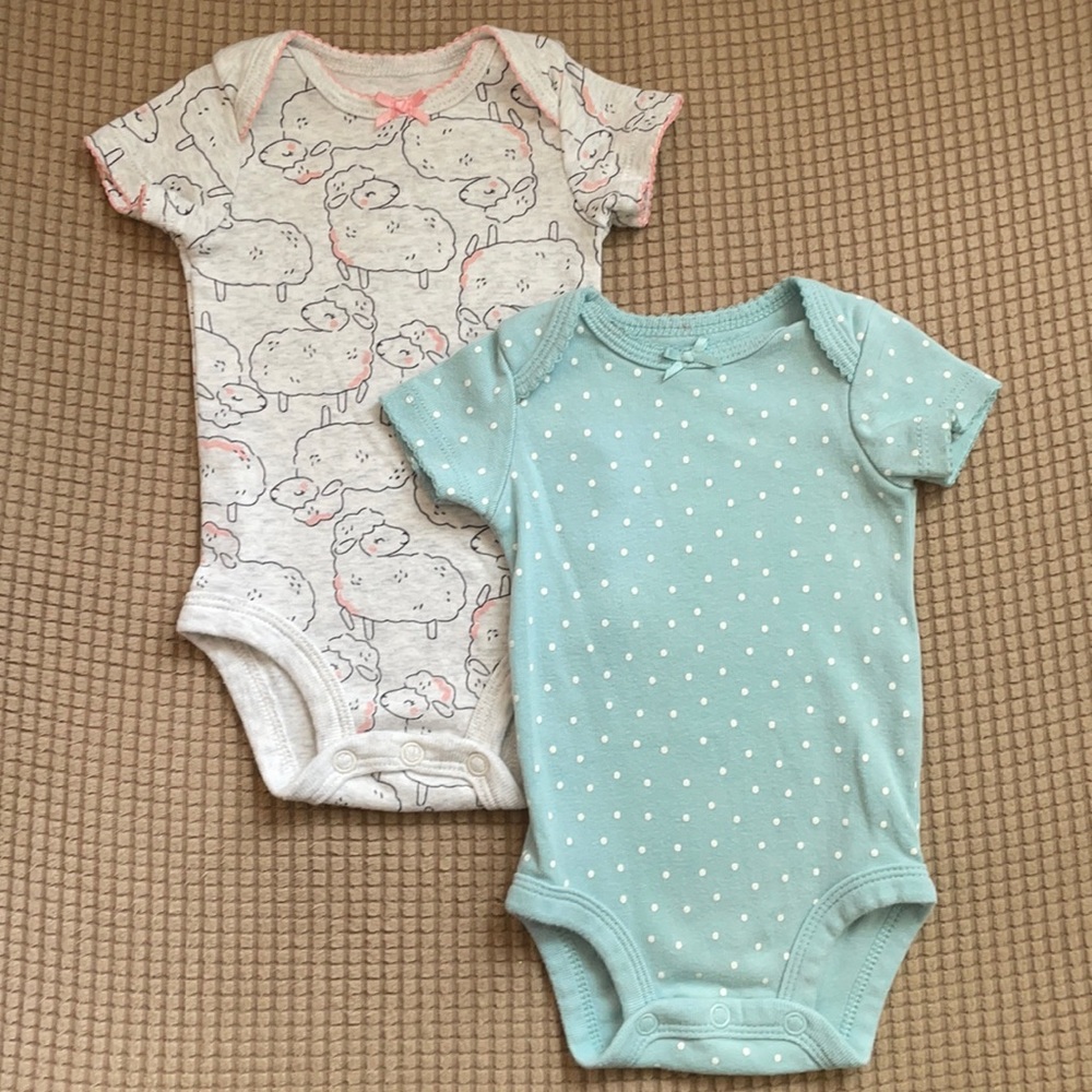 👼3 for $10👼 Carter’s Girl Onesies. EUC. NB
